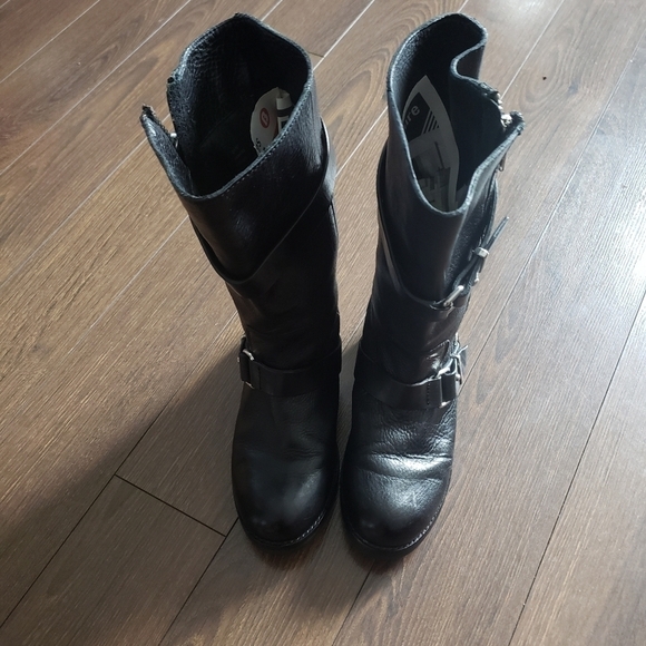 Coach Vanessa Moto Boots - Picture 3 of 8